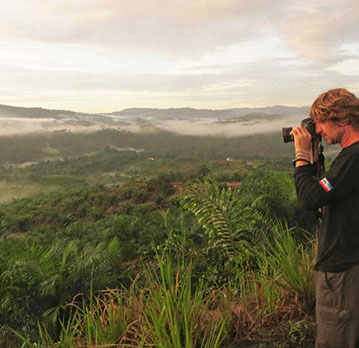 maclaurin-weddings-contact-taking landscape photographs